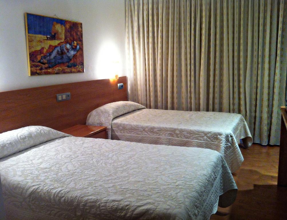 Hostal Del Carmen サンタンデール 部屋 写真